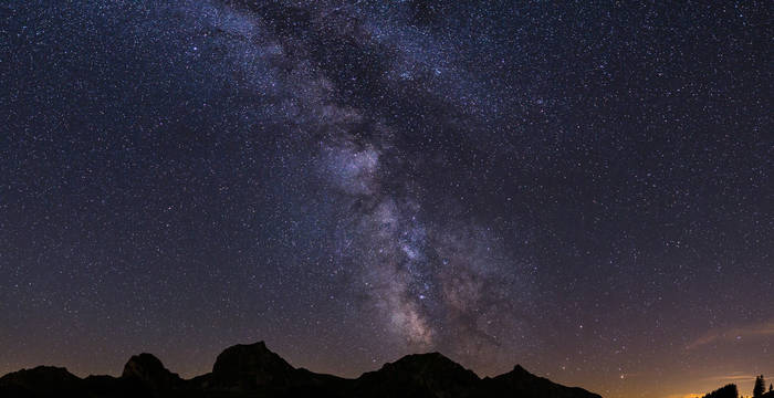 La Voie lactée apparaît féérique dans le ciel clair au-dessus de la chaîne du Gantrisch. (Foto/photo: Melanie Weber)