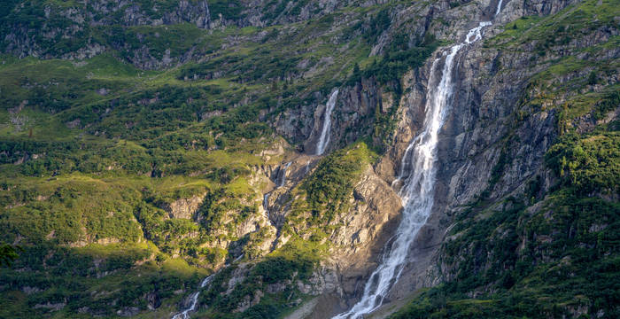 La vallée compte d'innombrables torrents et ruisseaux de montagne qui caractérisent ce paysage.