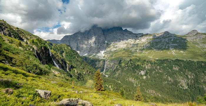 Blick auf die Kette Gspaltenhorn-Ellstabhorn