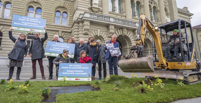 Aktion zur Medienkonferenz der Doppelinitiative © Pro Natura