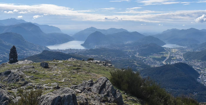 Von den Hügeln oberhalb Tesserete hat man einen wunderbaren Blick auf Lugano und den vielarmigen See