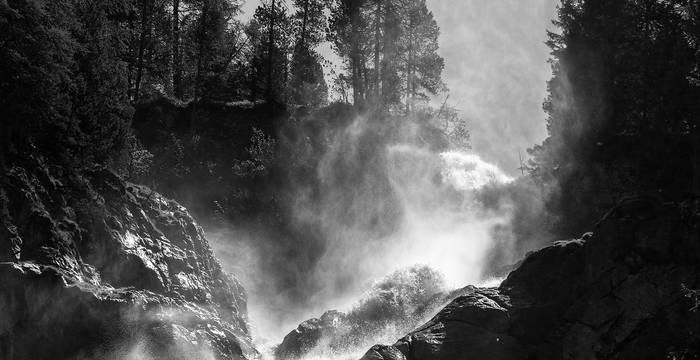 1er prix «eaux sauvages»: Erwin Ramseier, 8707 Uetikon am See. Iffigfall, Lenk (BE)