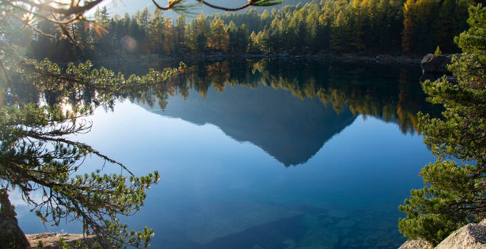Herbstlandschaft um die Seen im Val Viola 