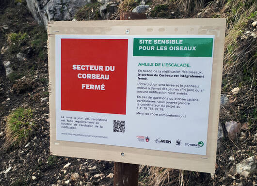 Warnschild - Schliessung Kletterroute