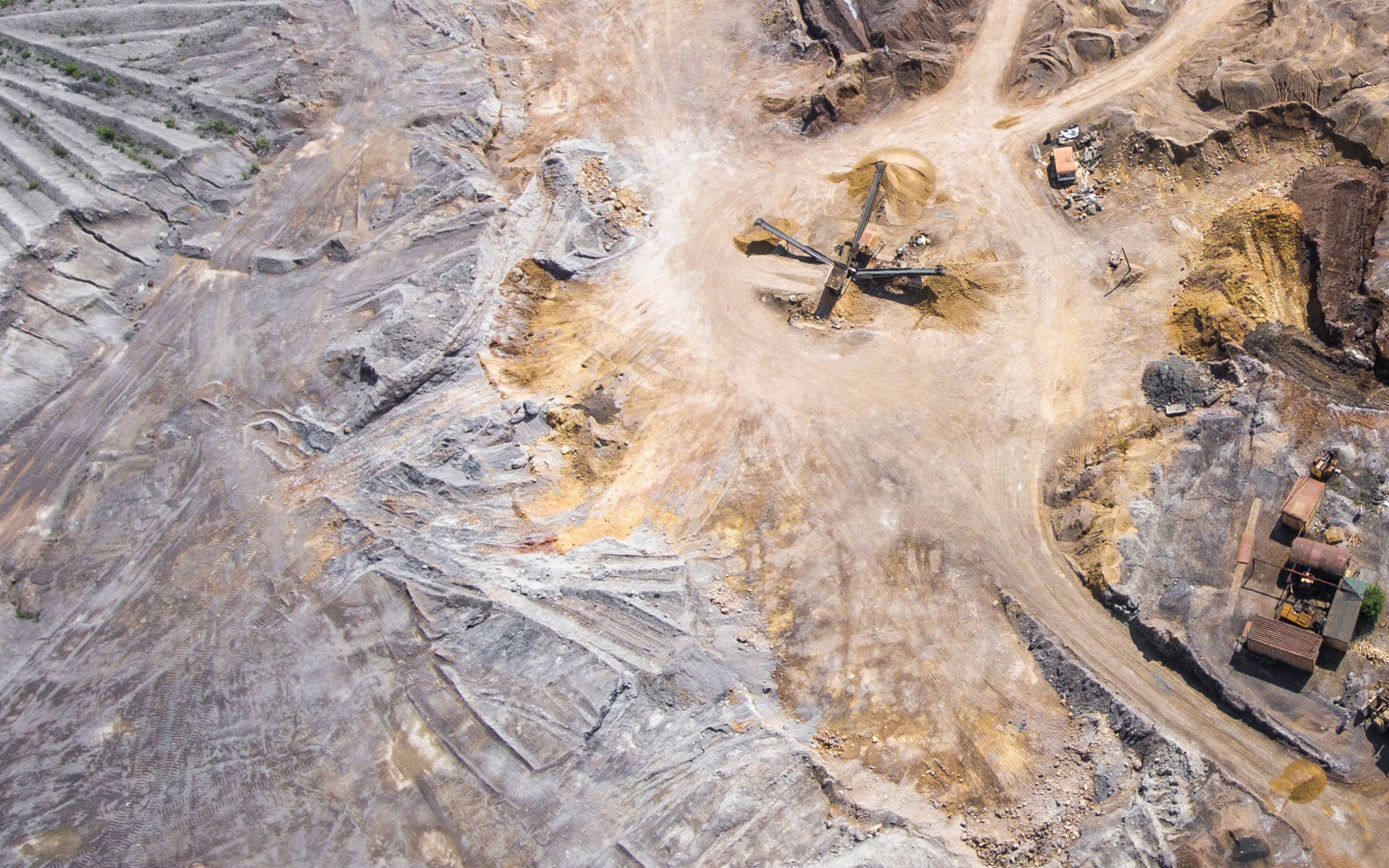 Blick auf Goldmine von oben © Curioso Photography/Unsplash