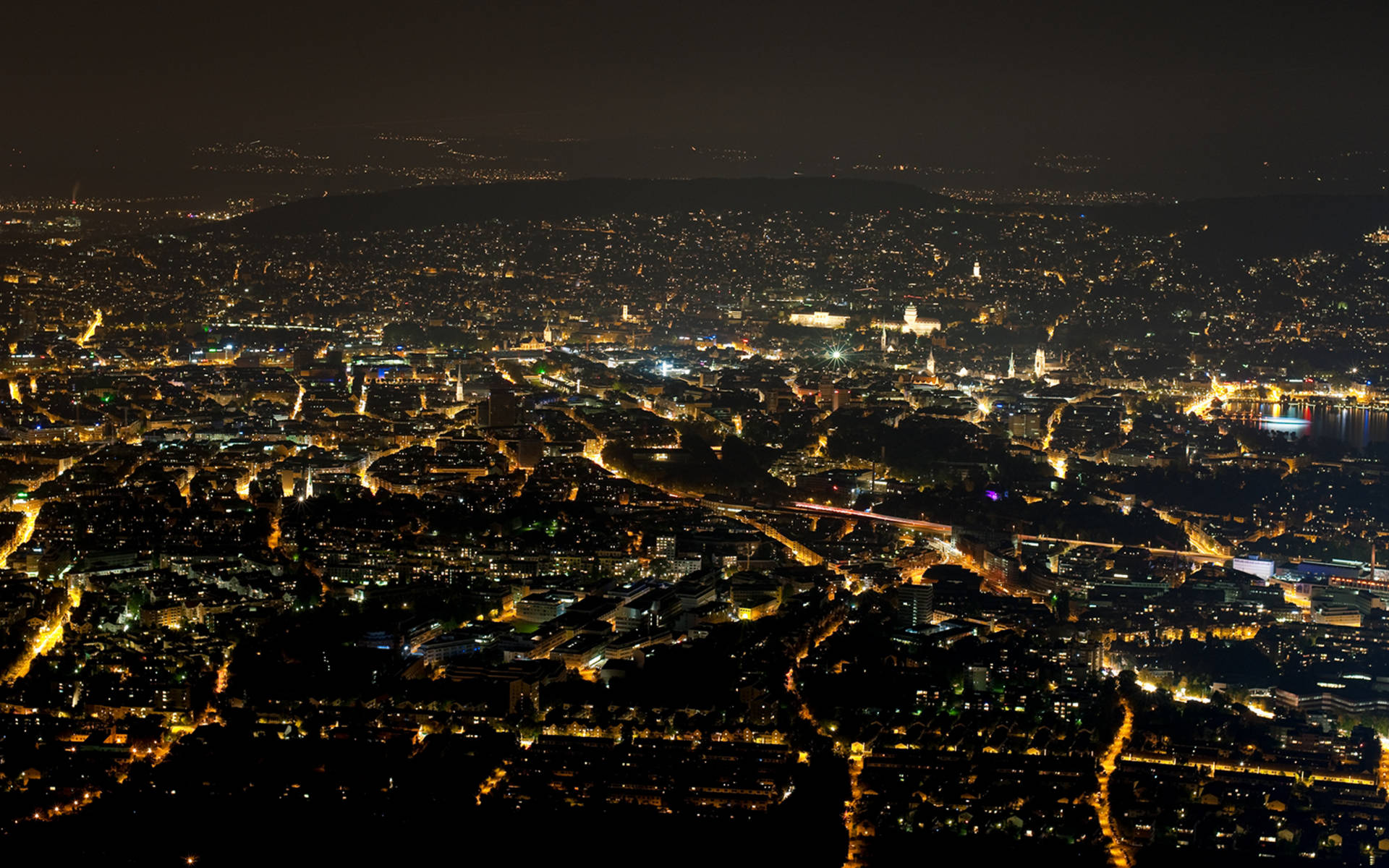 Pollution lumineuse à Zurich © iStock / SergiyN 