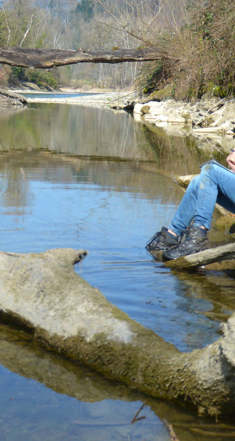 Buben unterwegs mit dem Forschungspaket "Hinaus ans Wasser"