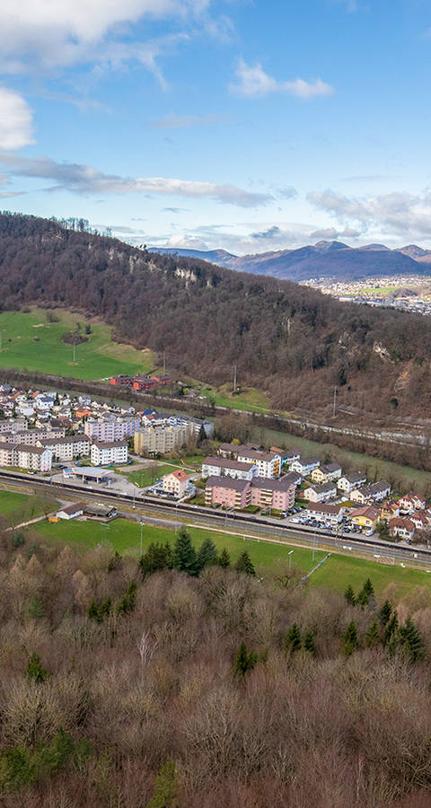 Vue en direction d'Aarburg dans le paysage construit