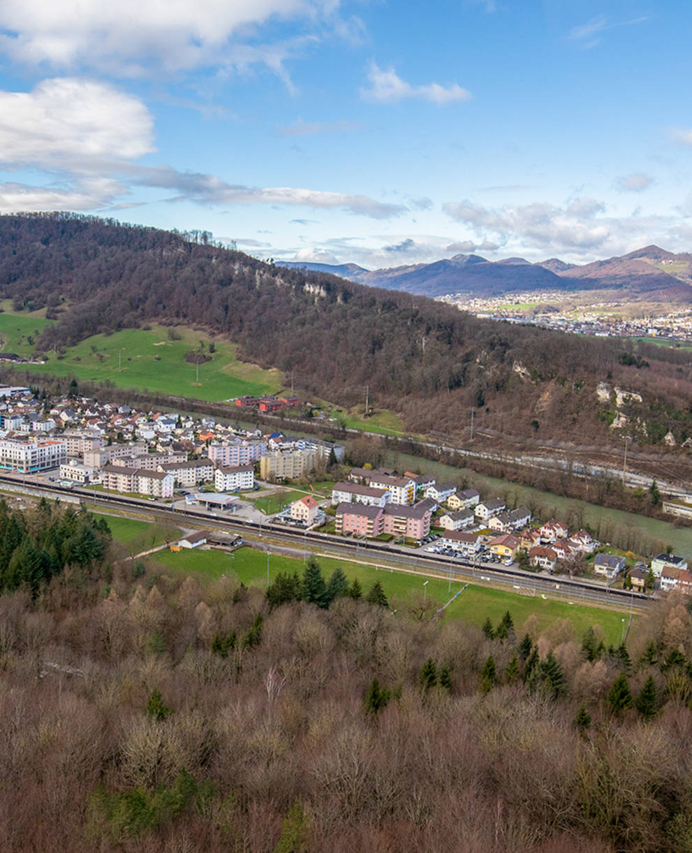 Vue en direction d'Aarburg dans le paysage construit