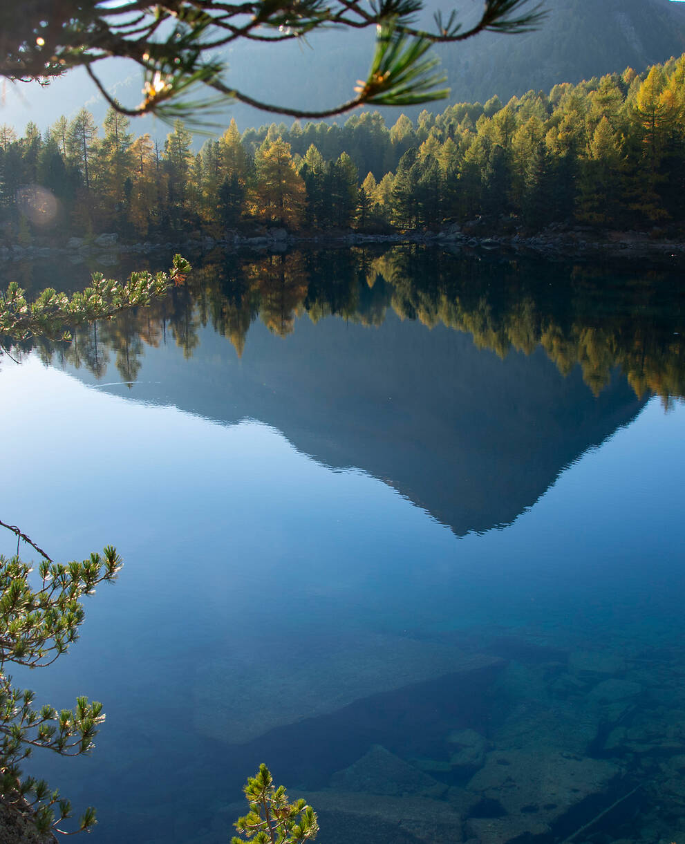 Herbstlandschaft um die Seen im Val Viola 